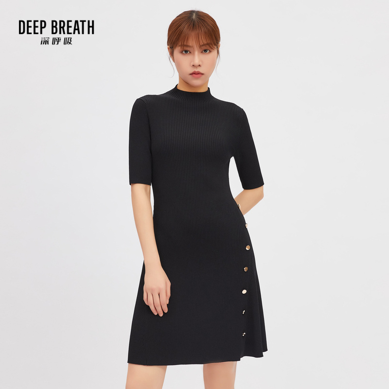 DEEP BREATH深呼吸女装 装饰扣小烟管领针织连衣裙A500156