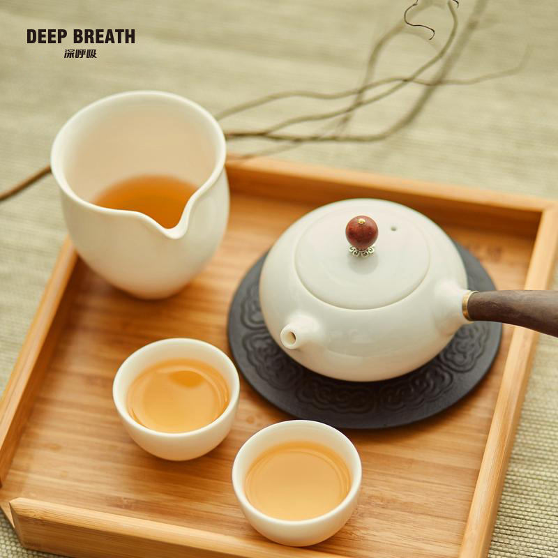 DEEP BREATH深呼吸 云南布朗山班章普洱茶叶（生茶）1802   古树茶王生茶饼357g礼盒装  AR10026