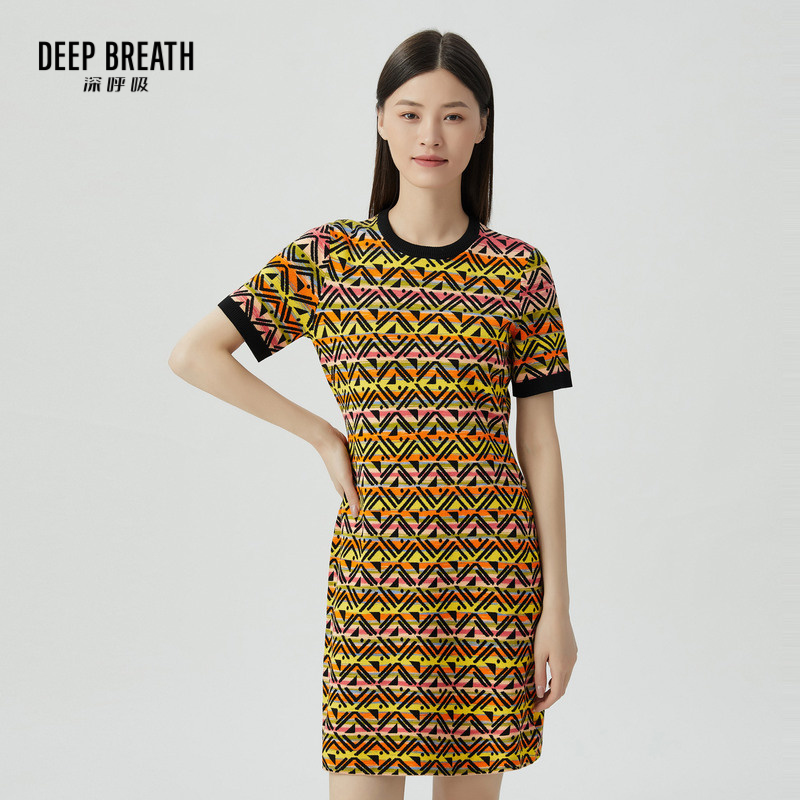 DEEP BREATH深呼吸女装 圆领几何图案拼色短袖针织连衣裙A500251