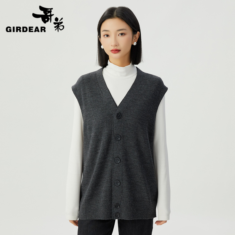 哥弟  简约V领针织开衫式羊毛造型马甲1499241