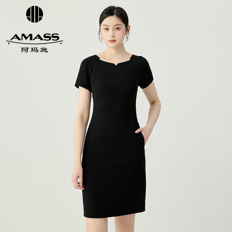 阿玛施AMASS 精致心形领后背小蝴蝶结收腰线条小黑裙连衣裙550007