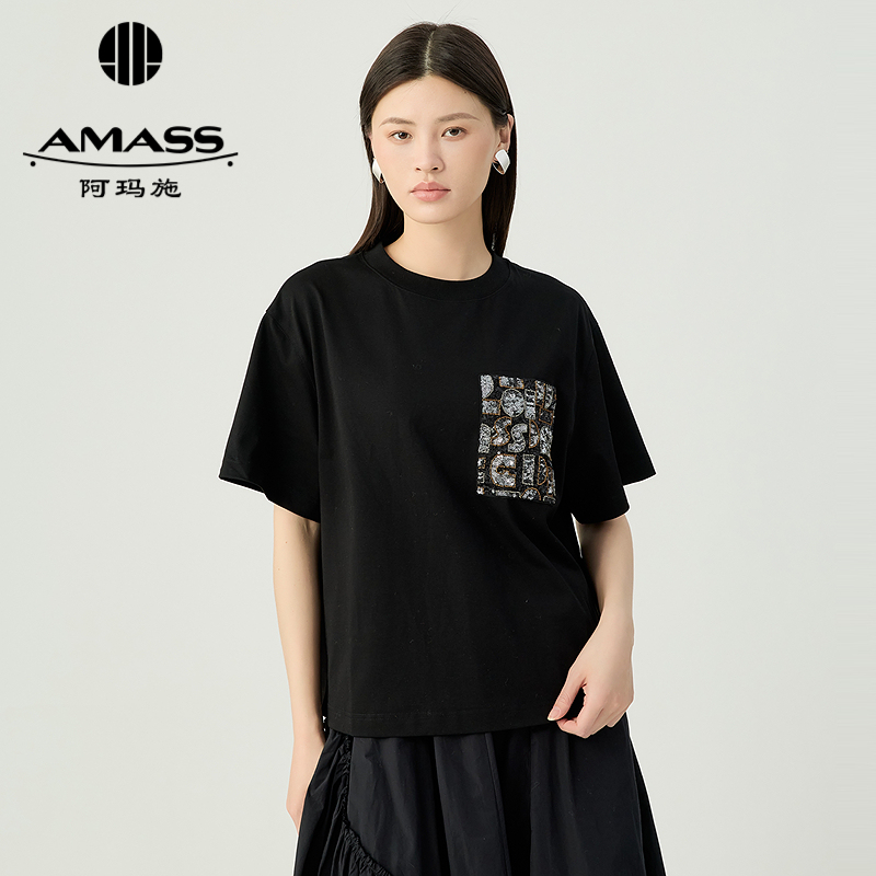 阿玛施AMASS 休闲造型质感胸前口袋亮片钉珠设计圆领T恤530088