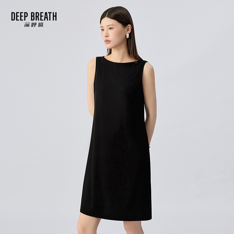 DEEP BREATH深呼吸女装 简约一字领无袖醋酸连衣裙小黑裙A500590