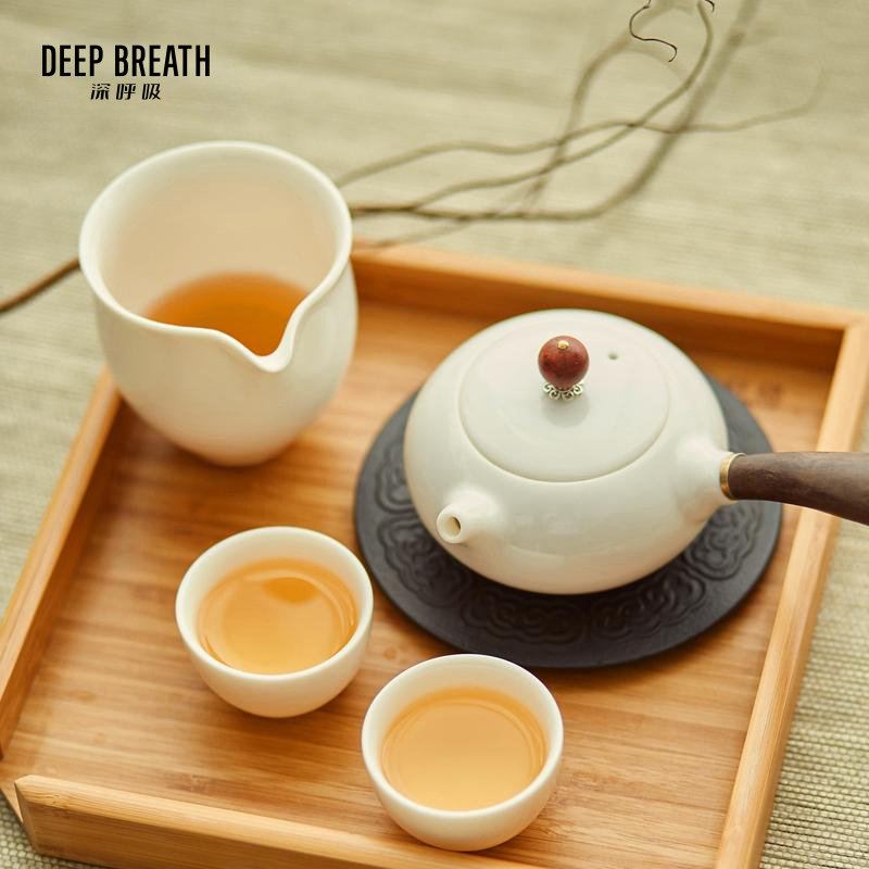 DEEP BREATH深呼吸 云南老曼峨普洱茶叶（生茶）1803   古树茶王生茶饼357g礼盒装  AR10027